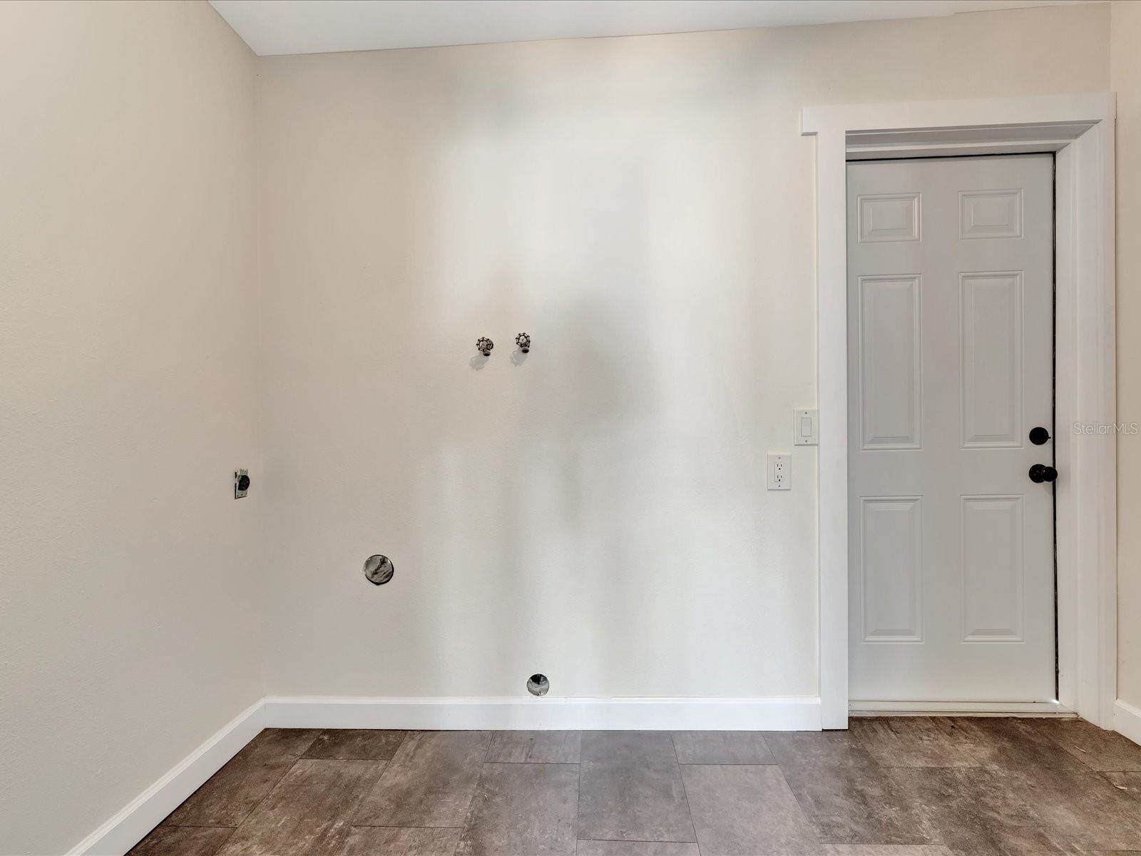 2030 Cass Street, Sarasota, FL 34231