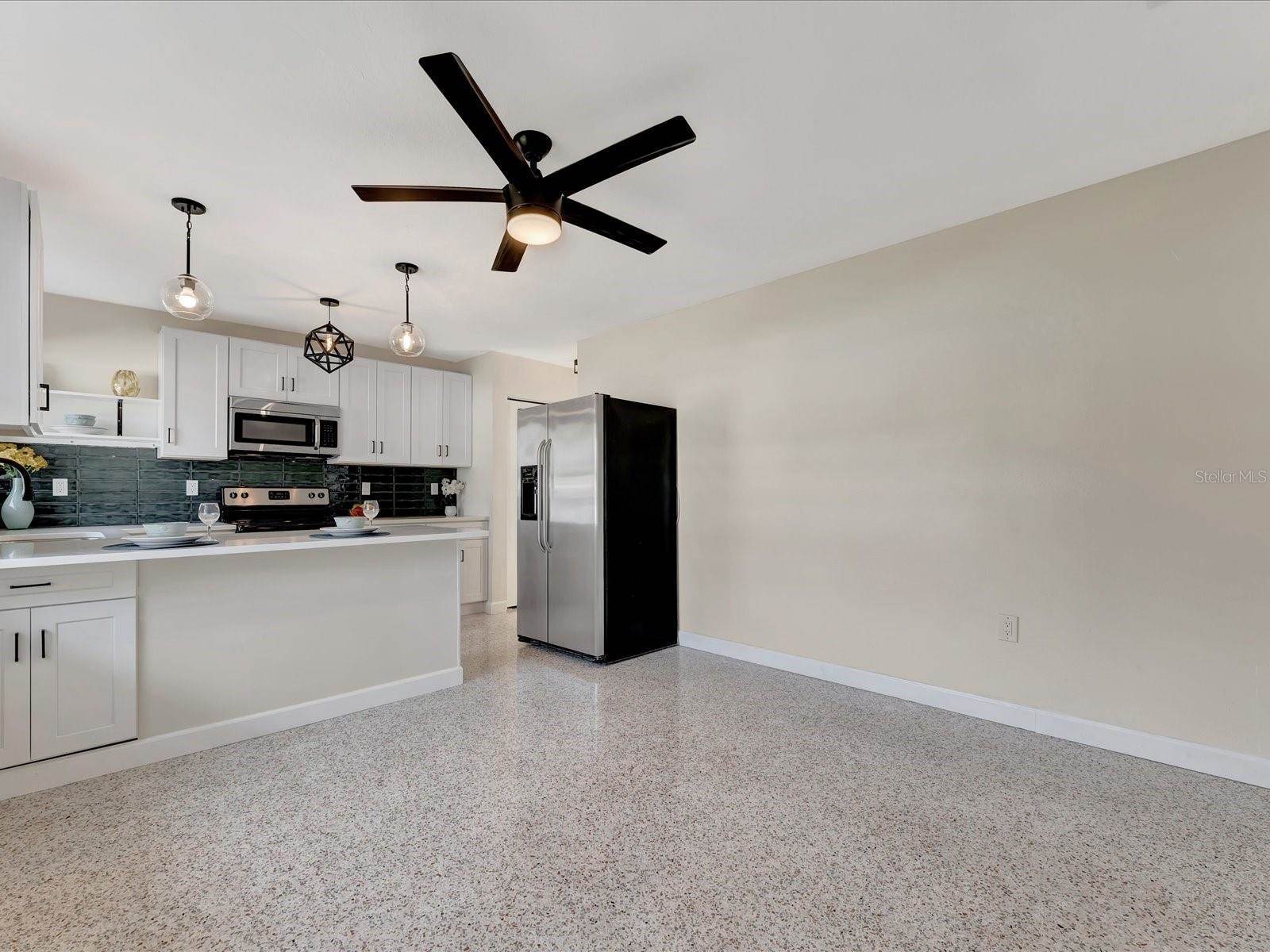 2030 Cass Street, Sarasota, FL 34231