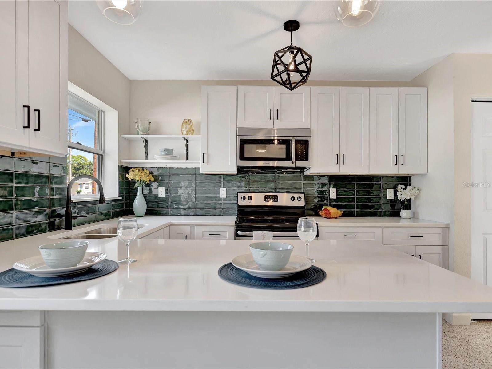 2030 Cass Street, Sarasota, FL 34231