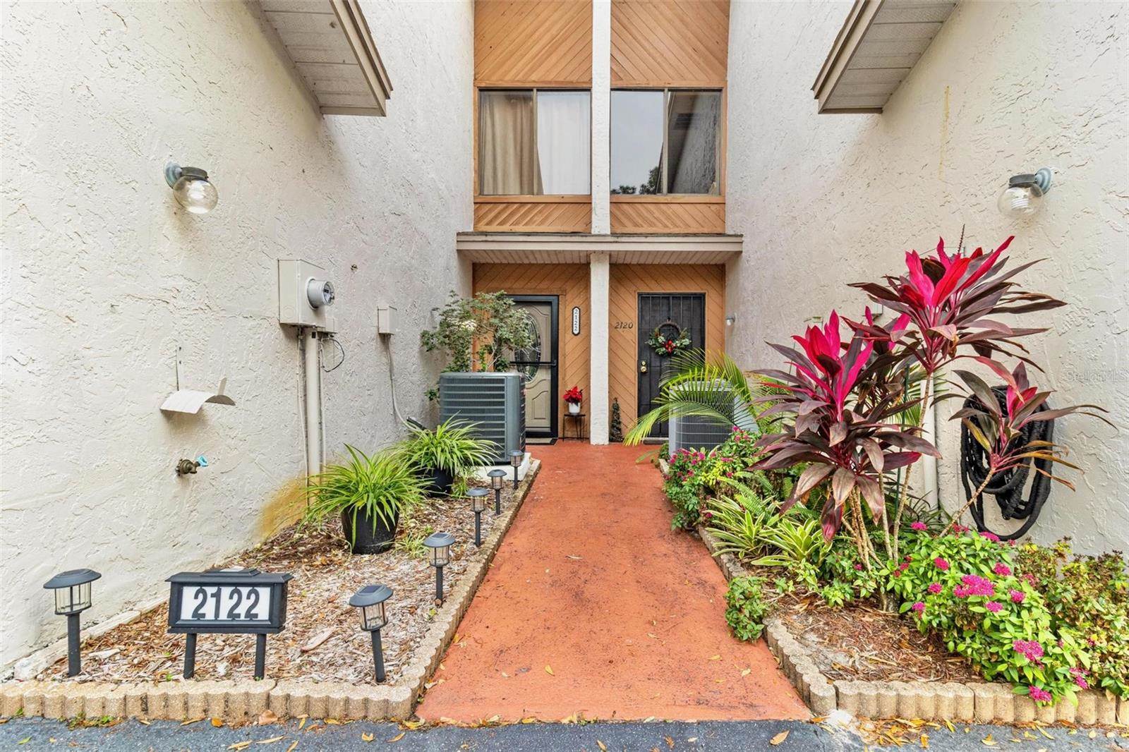 2122 Tarpon Landings Drive, Tarpon Springs, FL 34688