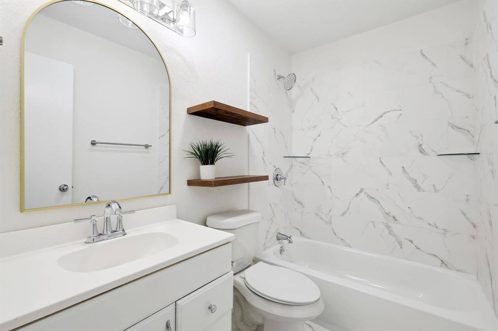 237 Volunteer Drive, Arlington, TX 76014