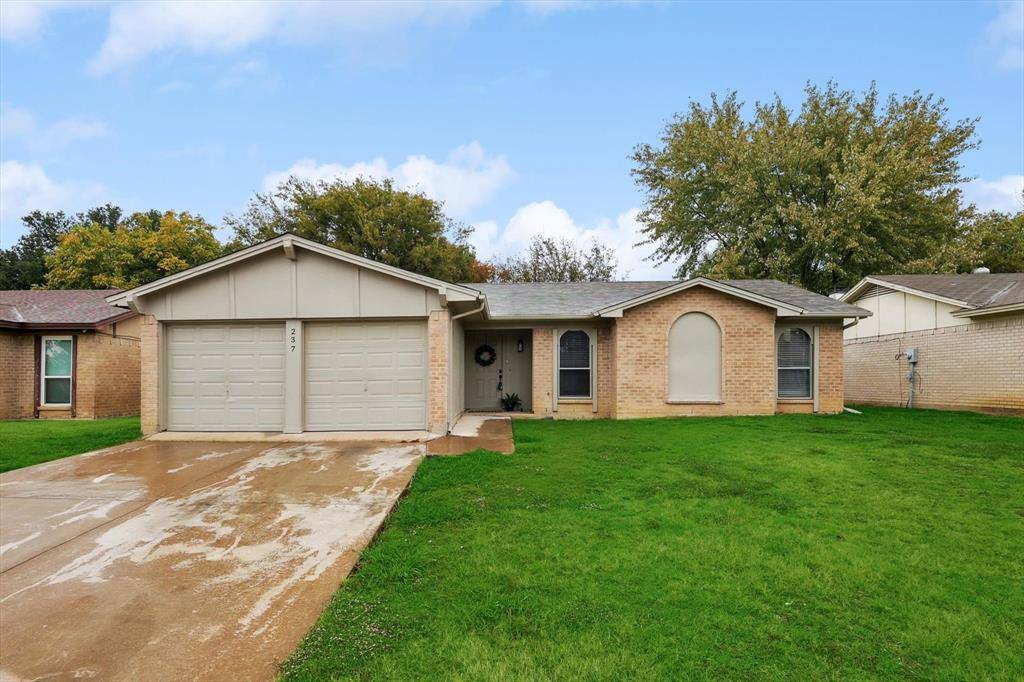 237 Volunteer Drive, Arlington, TX 76014