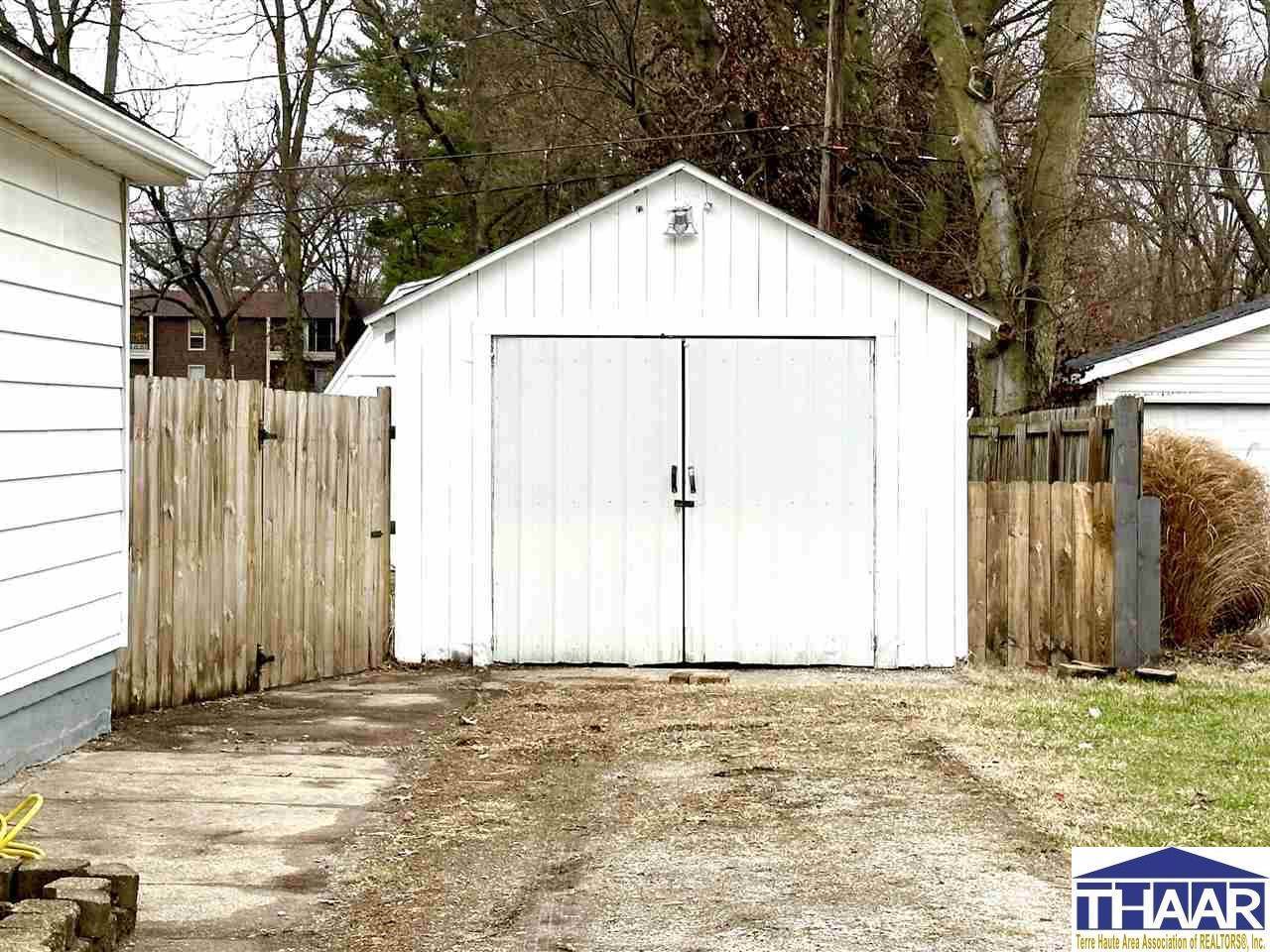 2648 Hulman, Terre Haute, IN 47803