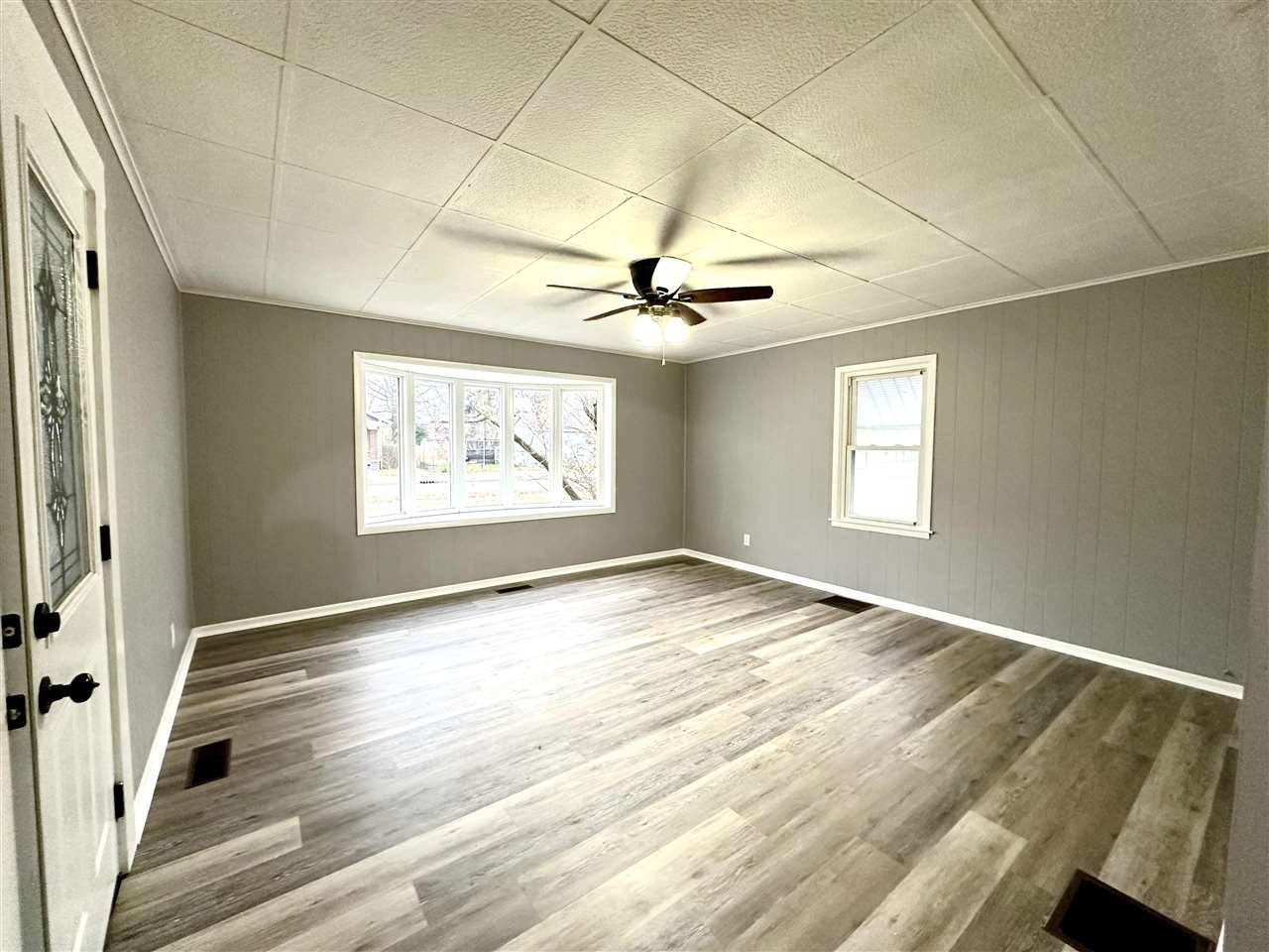 2648 Hulman, Terre Haute, IN 47803