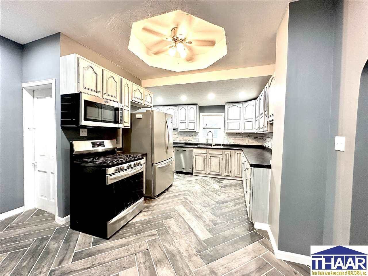 2648 Hulman, Terre Haute, IN 47803