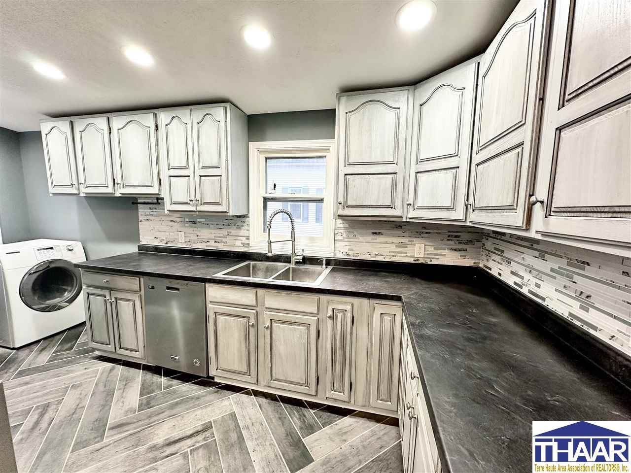 2648 Hulman, Terre Haute, IN 47803