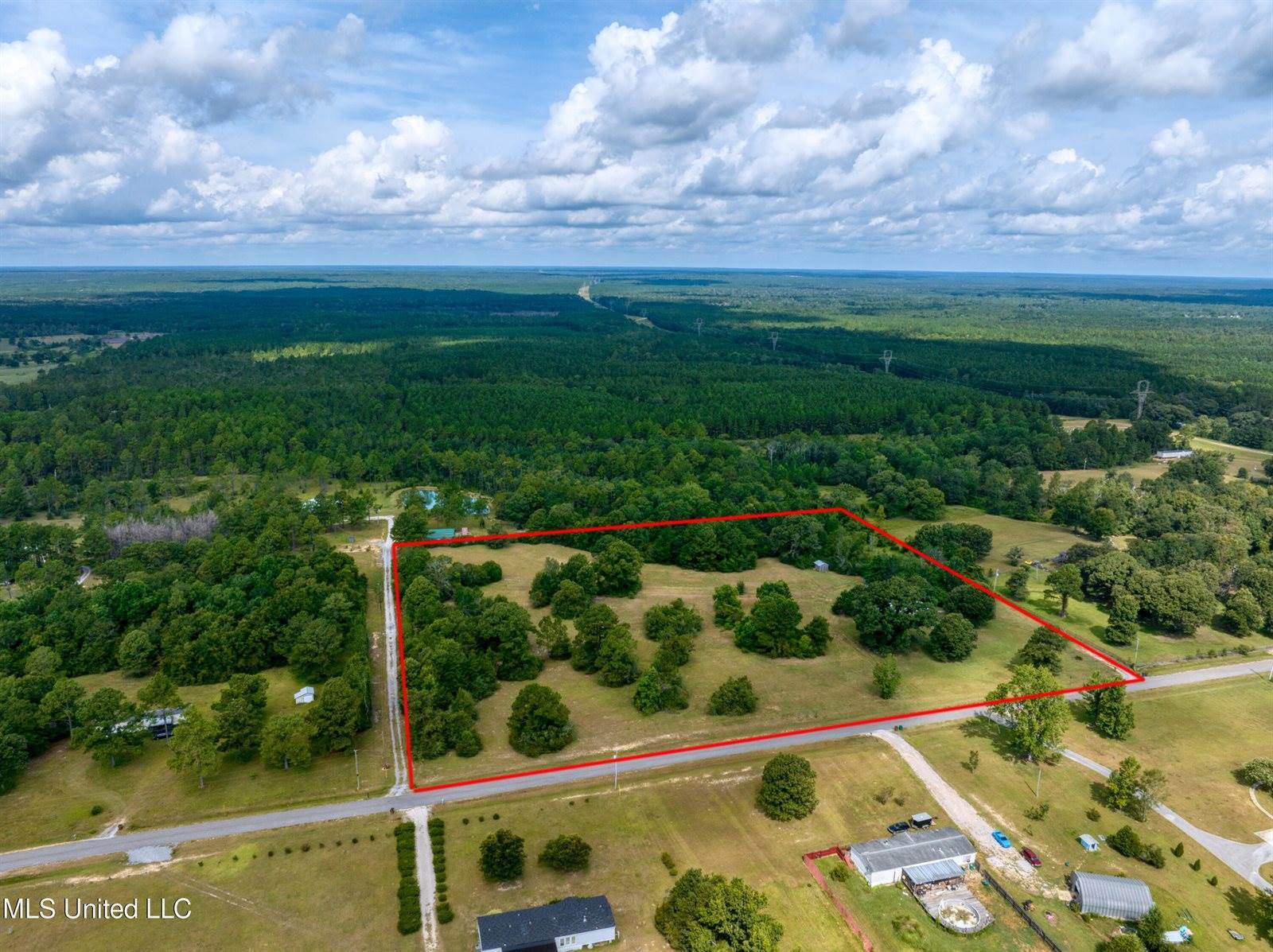 19919 Red Oak Road, Saucier, MS 39574