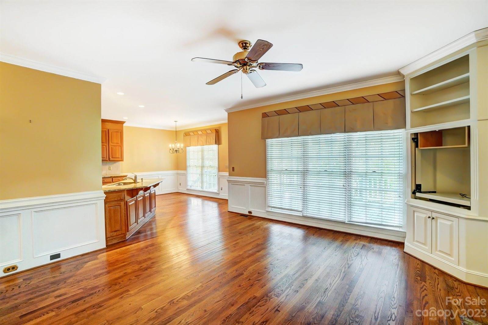 2800 Oxborough Drive, Matthews, NC 28105