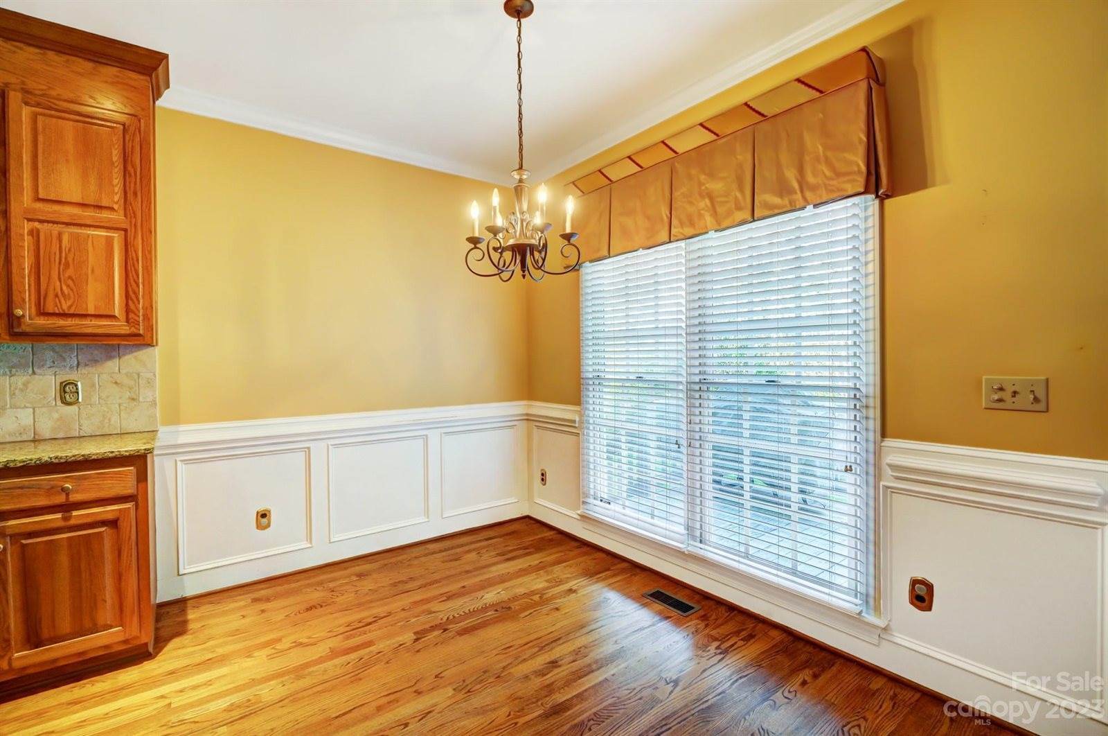 2800 Oxborough Drive, Matthews, NC 28105