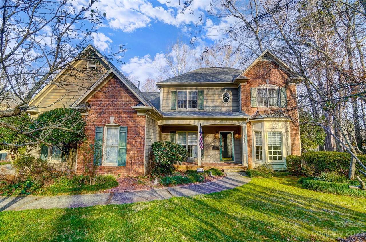 2800 Oxborough Drive, Matthews, NC 28105