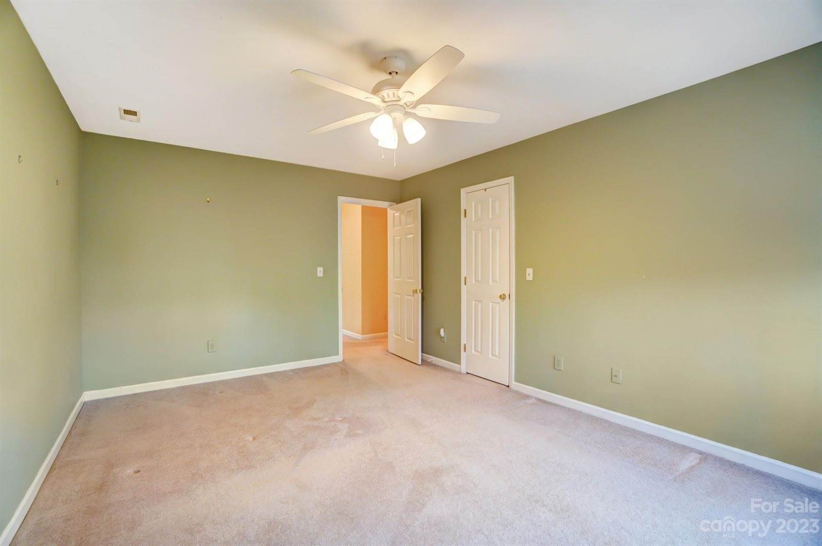 2800 Oxborough Drive, Matthews, NC 28105