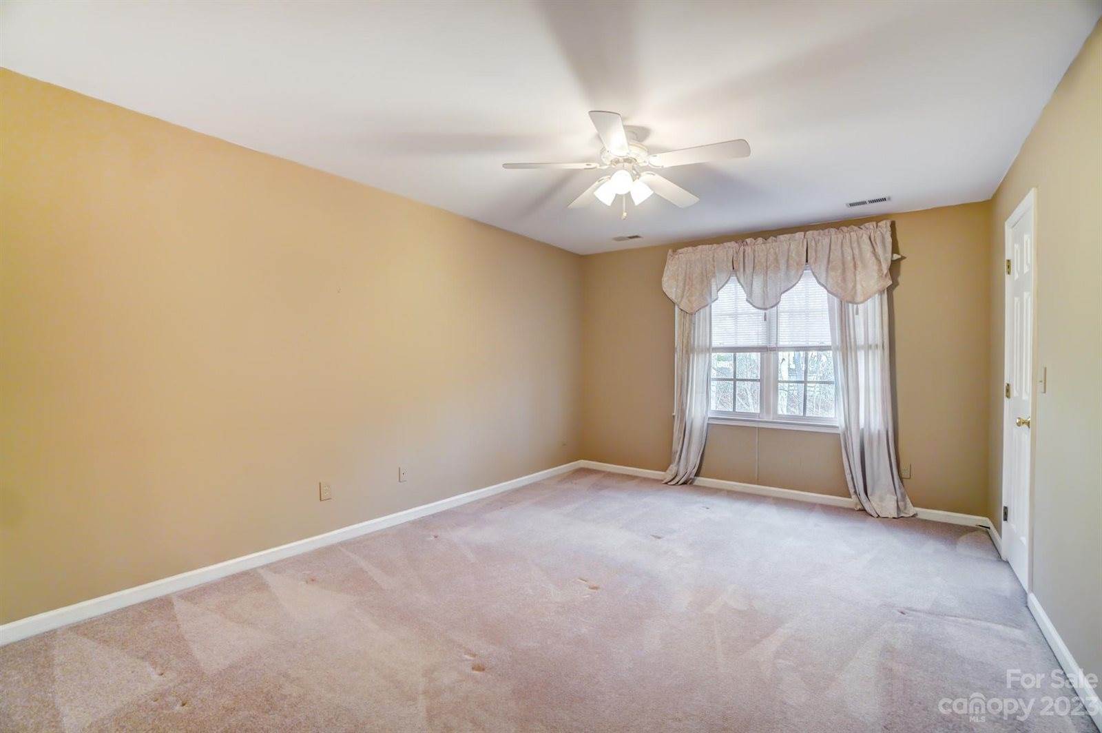 2800 Oxborough Drive, Matthews, NC 28105