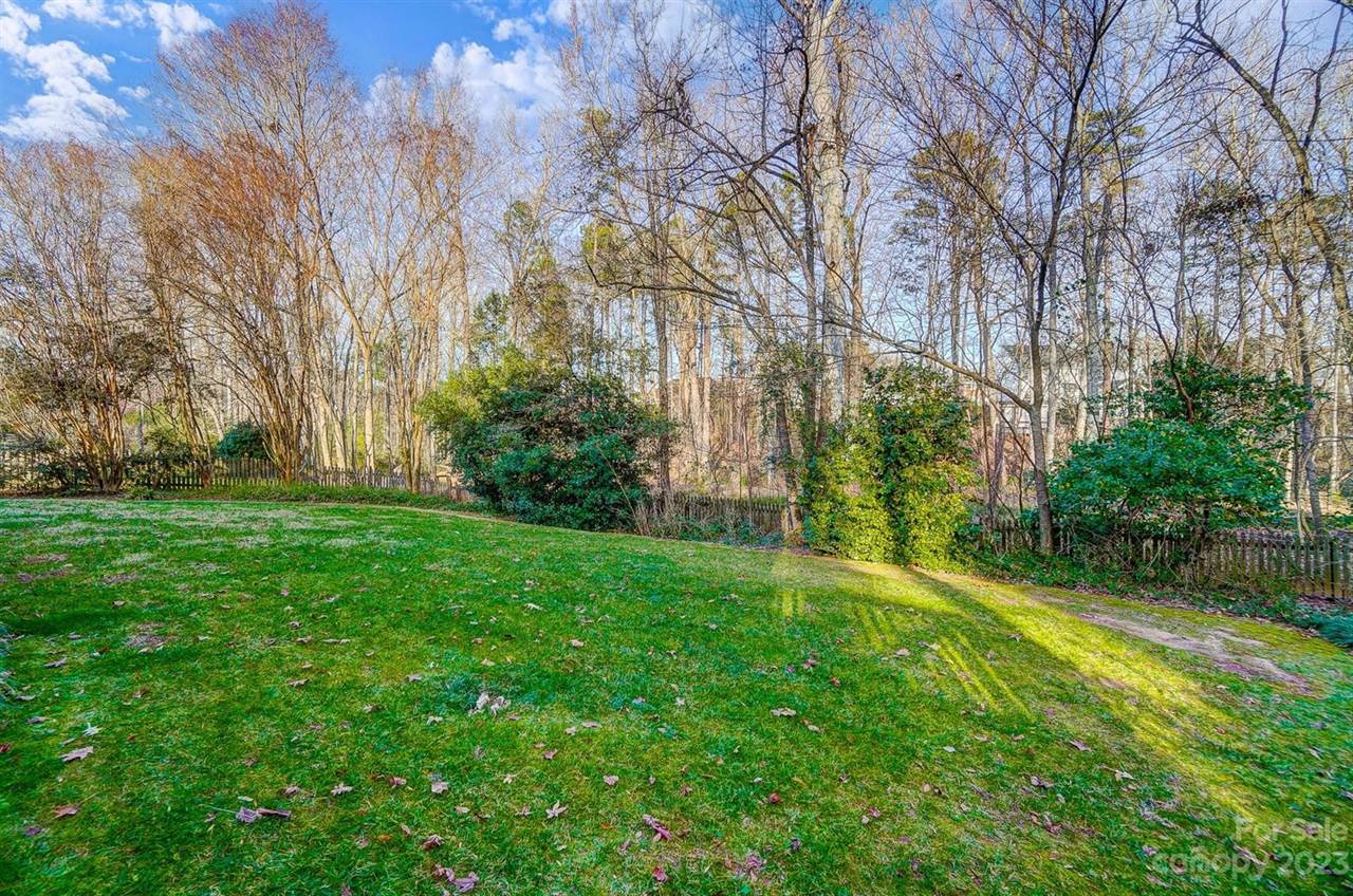 2800 Oxborough Drive, Matthews, NC 28105