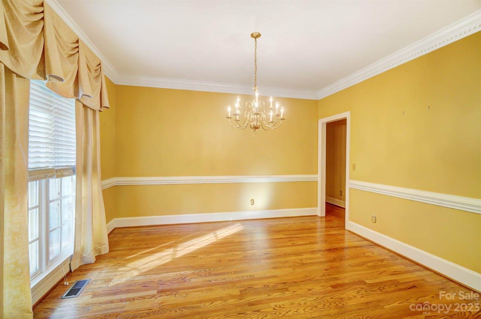 2800 Oxborough Drive, Matthews, NC 28105