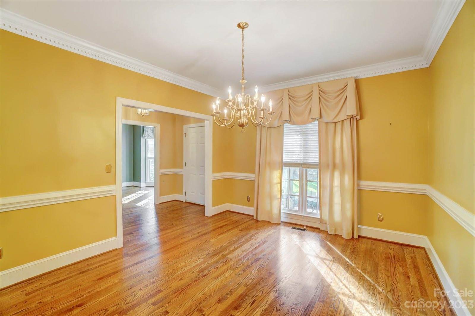 2800 Oxborough Drive, Matthews, NC 28105