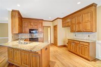 2800 Oxborough Drive, Matthews, NC 28105