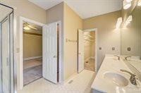 2800 Oxborough Drive, Matthews, NC 28105