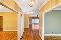 2800 Oxborough Drive, Matthews, NC 28105