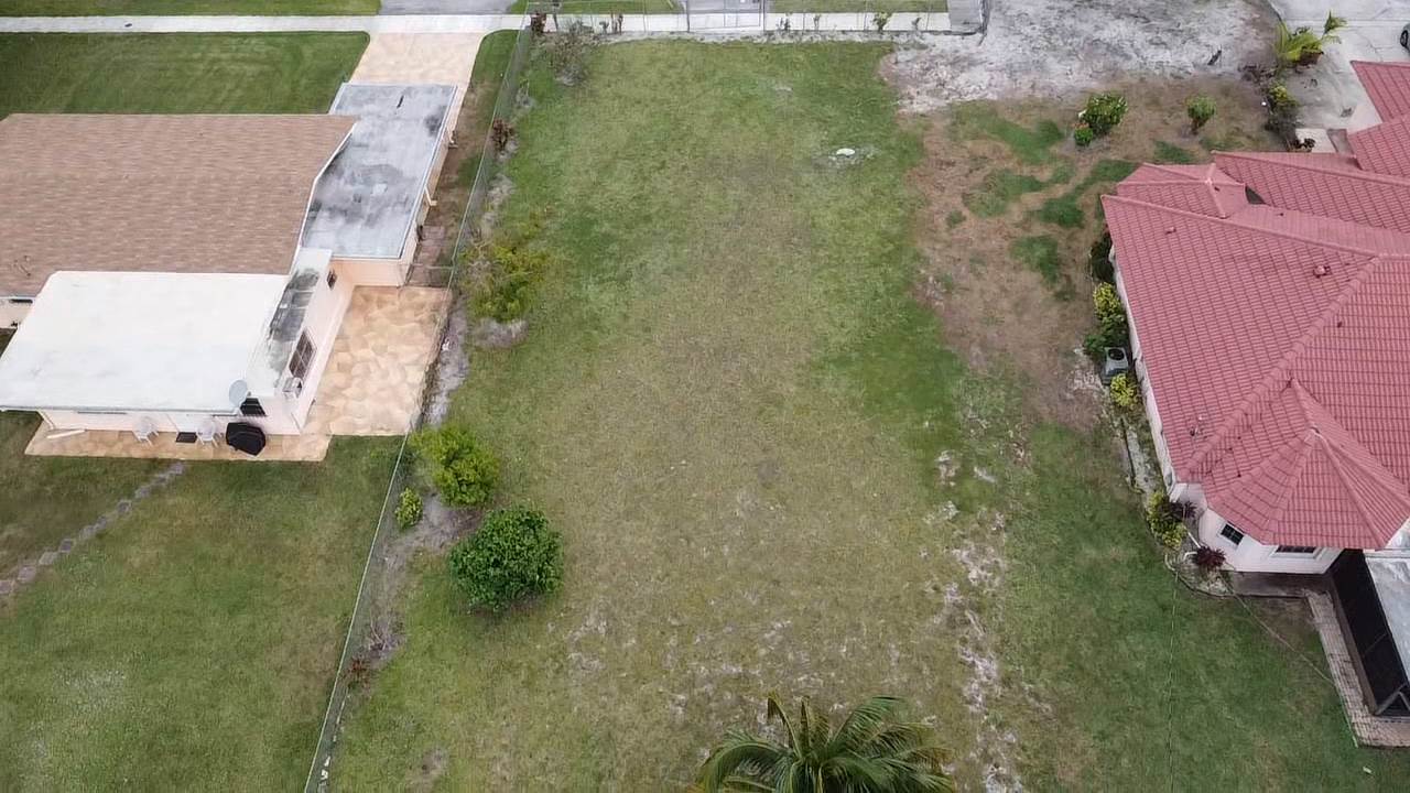 24 northwest Ave, Oakland Park, FL 33311