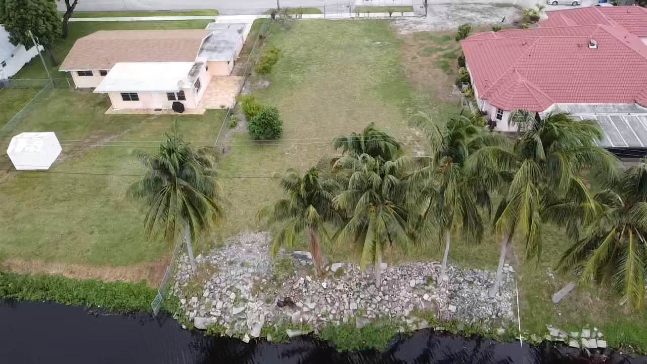 24 northwest Ave, Oakland Park, FL 33311