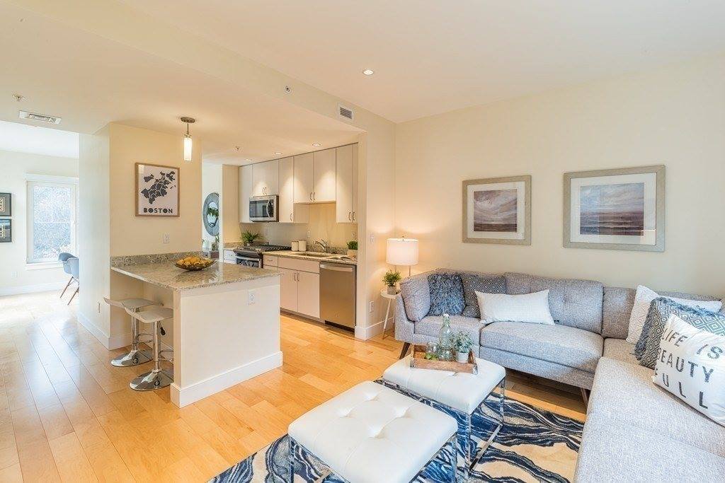 22 W Main St, Boston, MA 02126