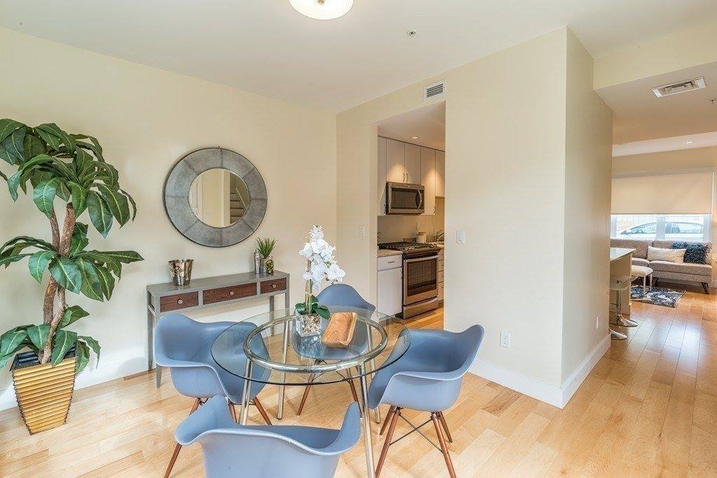 22 W Main St, Boston, MA 02126