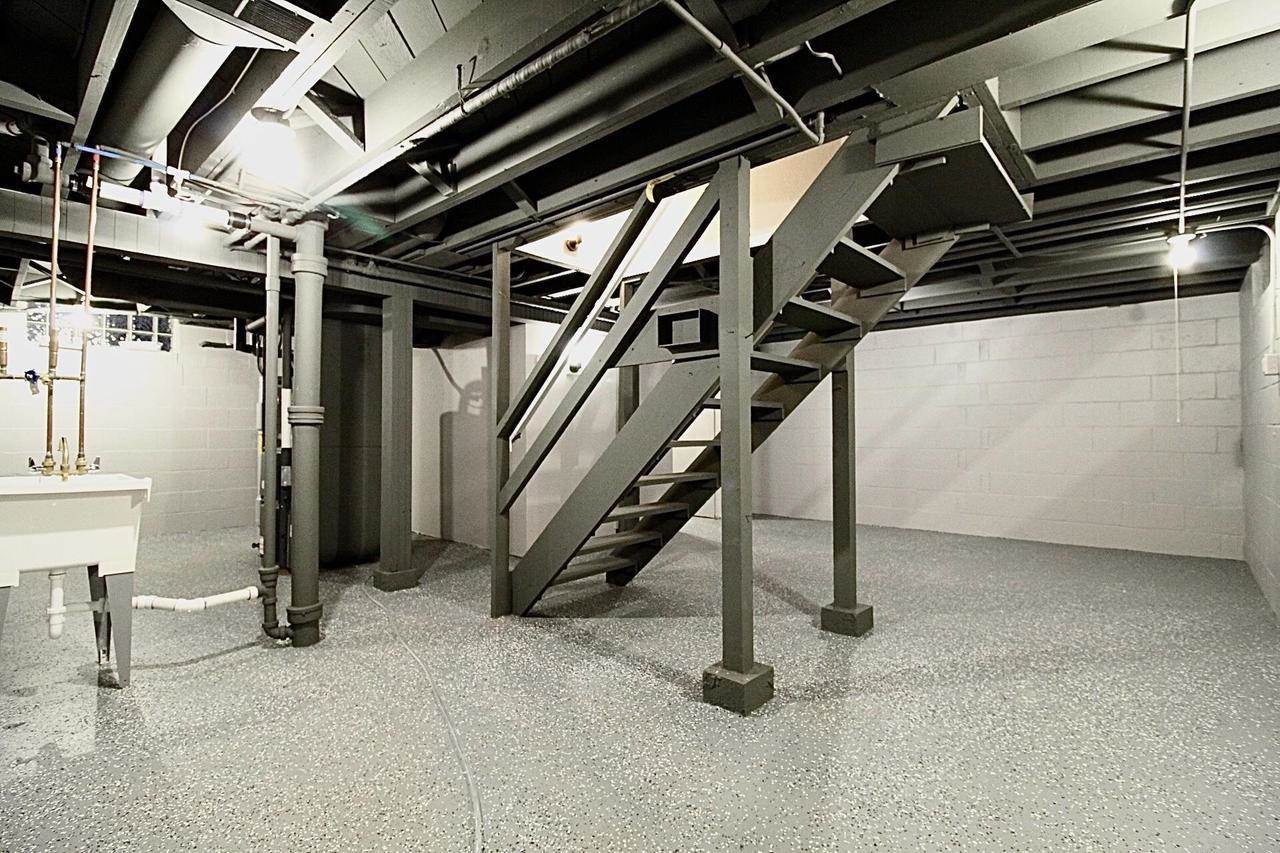 3213 S 6th STREET, Milwaukee, WI 53215