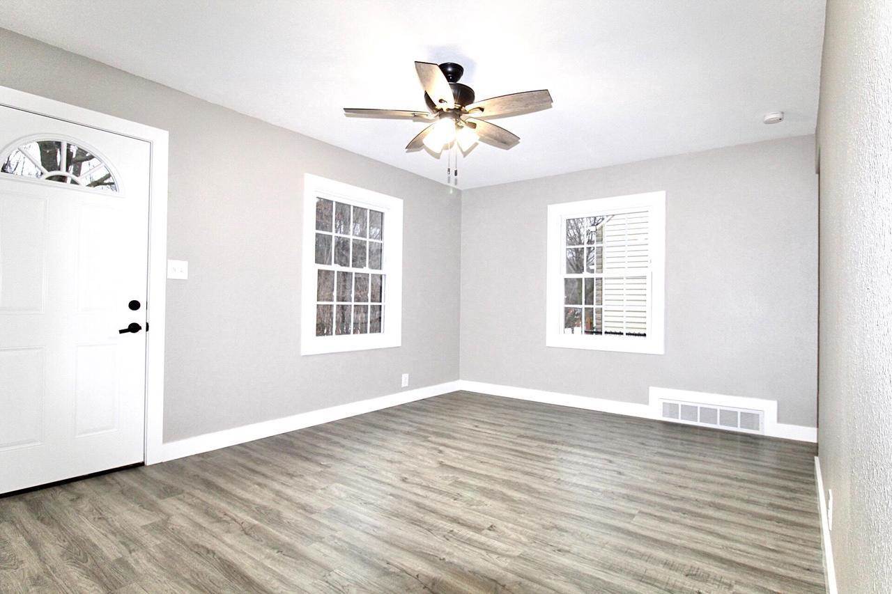 3213 S 6th STREET, Milwaukee, WI 53215