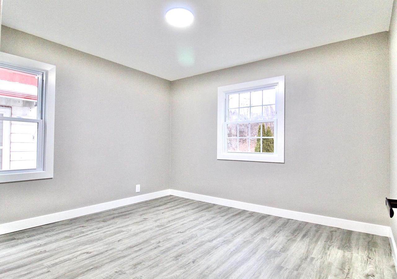 3213 S 6th STREET, Milwaukee, WI 53215