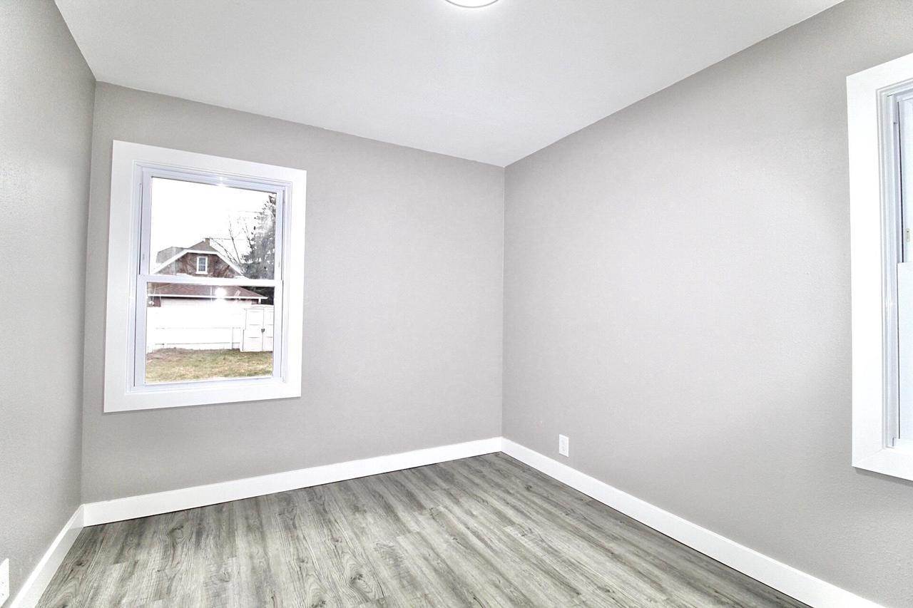 3213 S 6th STREET, Milwaukee, WI 53215