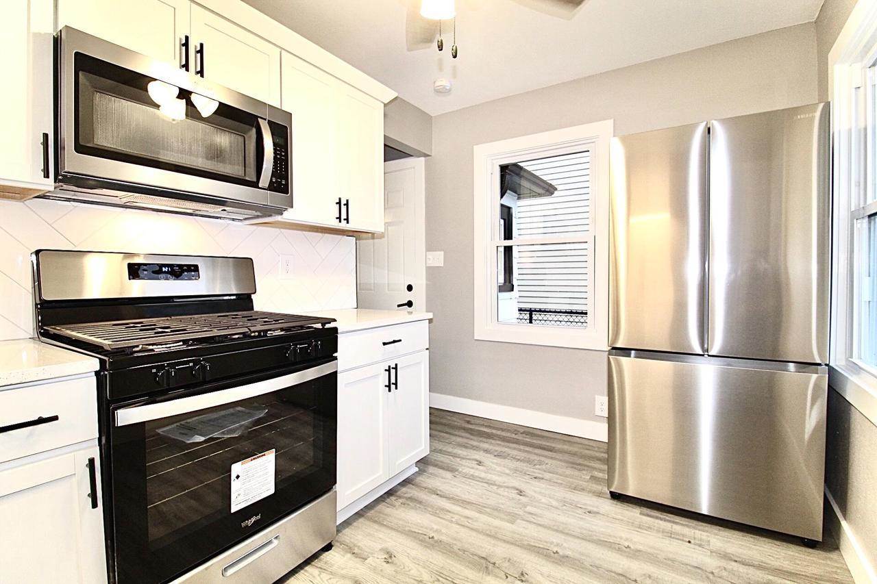 3213 S 6th STREET, Milwaukee, WI 53215