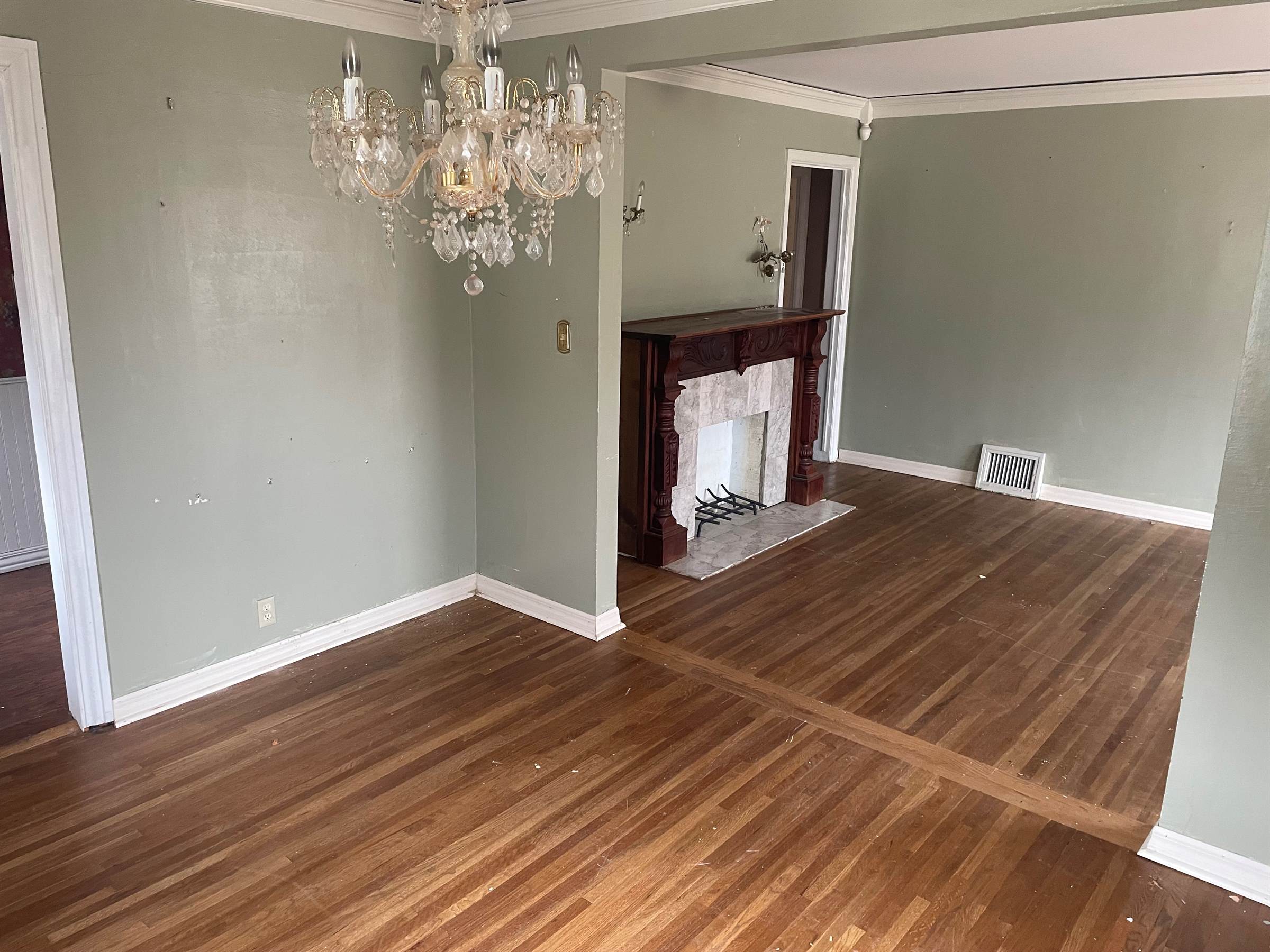 208 S Bleckley Dr, Wichita, KS 67218