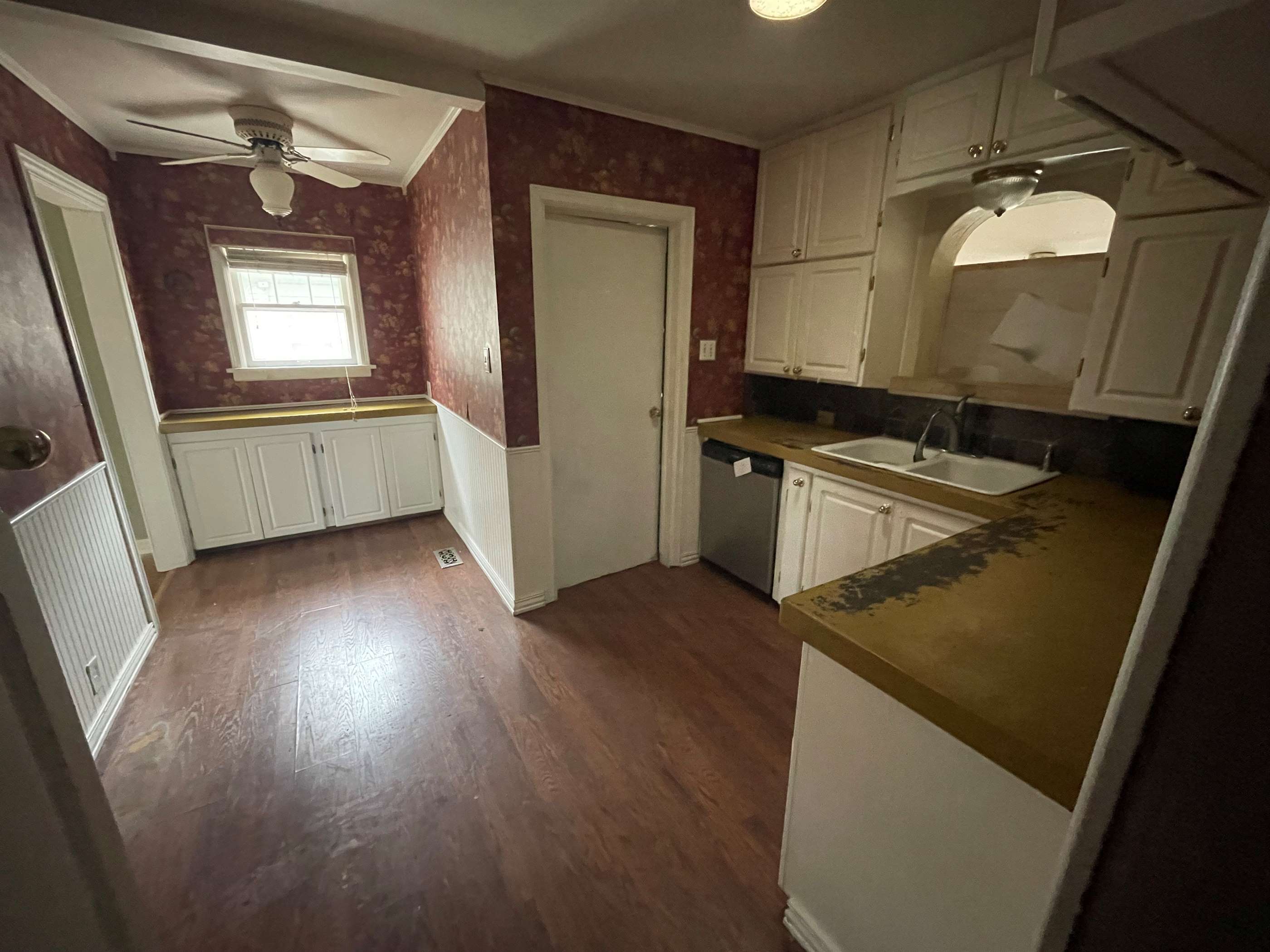 208 S Bleckley Dr, Wichita, KS 67218