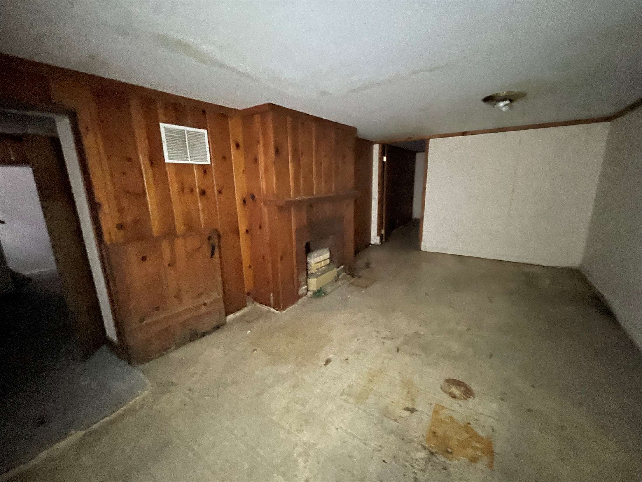 208 S Bleckley Dr, Wichita, KS 67218