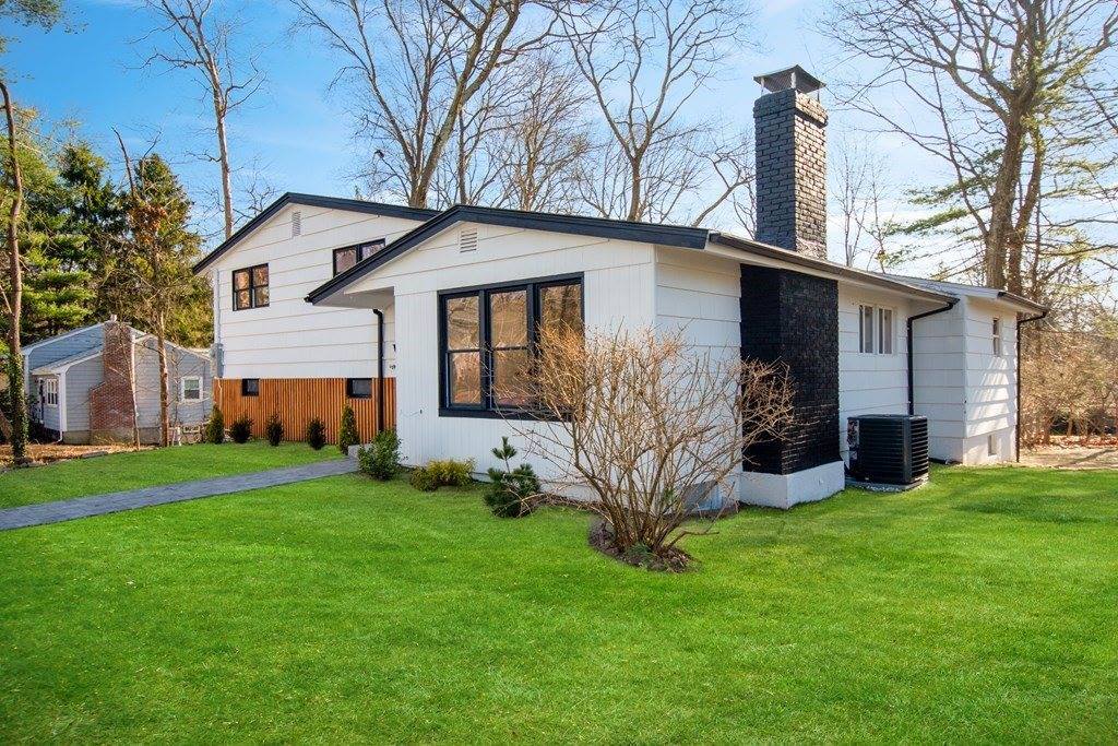 12 Mayfair St, Norwood, MA 02062