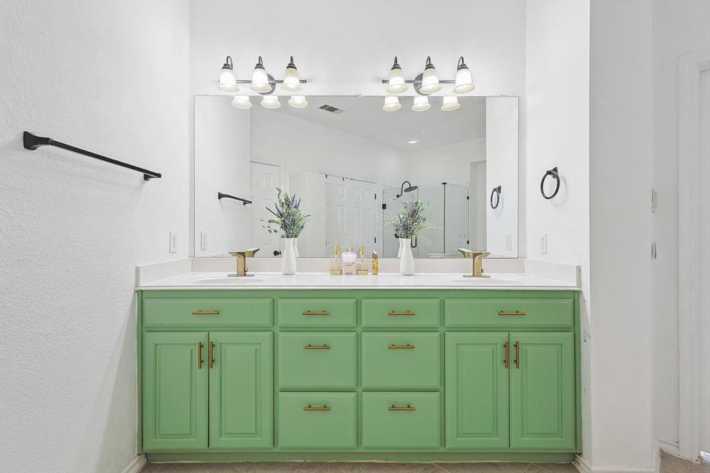 5745 Starboardway Drive, Fort Worth, TX 76135