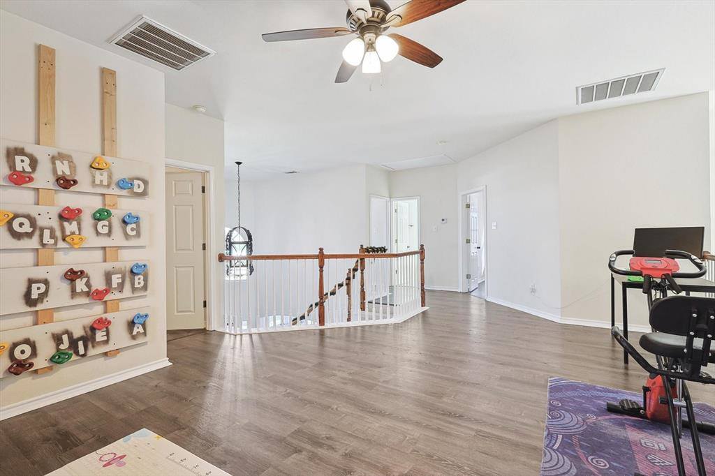 5745 Starboardway Drive, Fort Worth, TX 76135