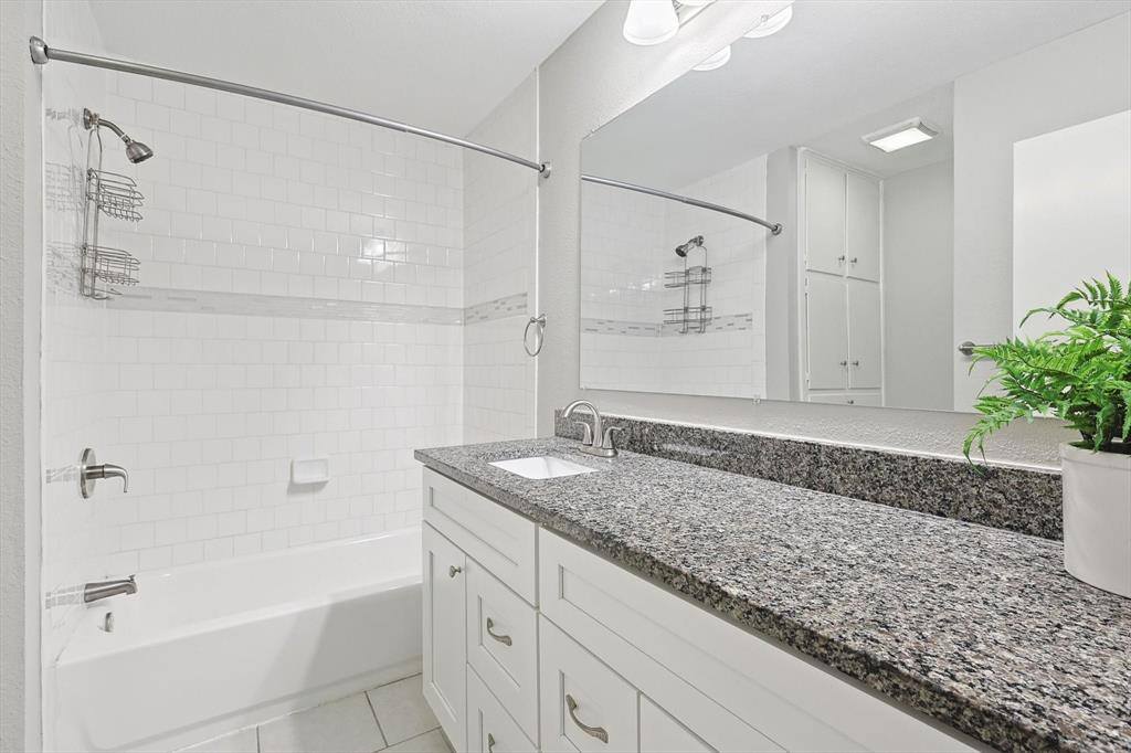 6632 Summertime Lane, Watauga, TX 76148