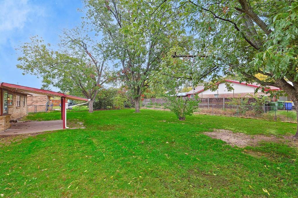 6632 Summertime Lane, Watauga, TX 76148