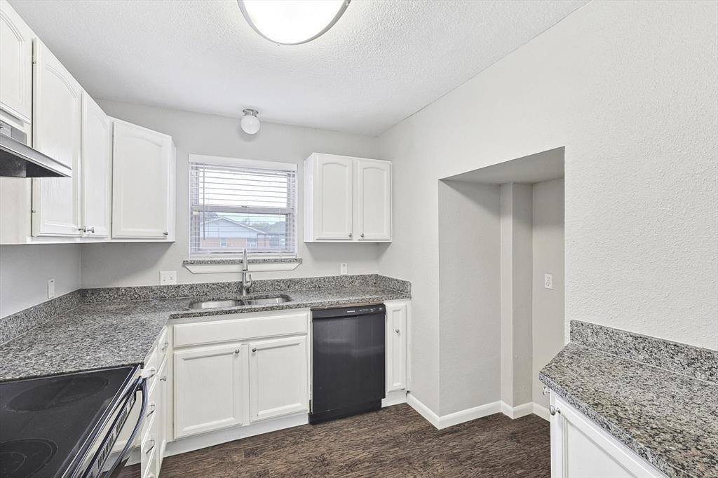 6632 Summertime Lane, Watauga, TX 76148