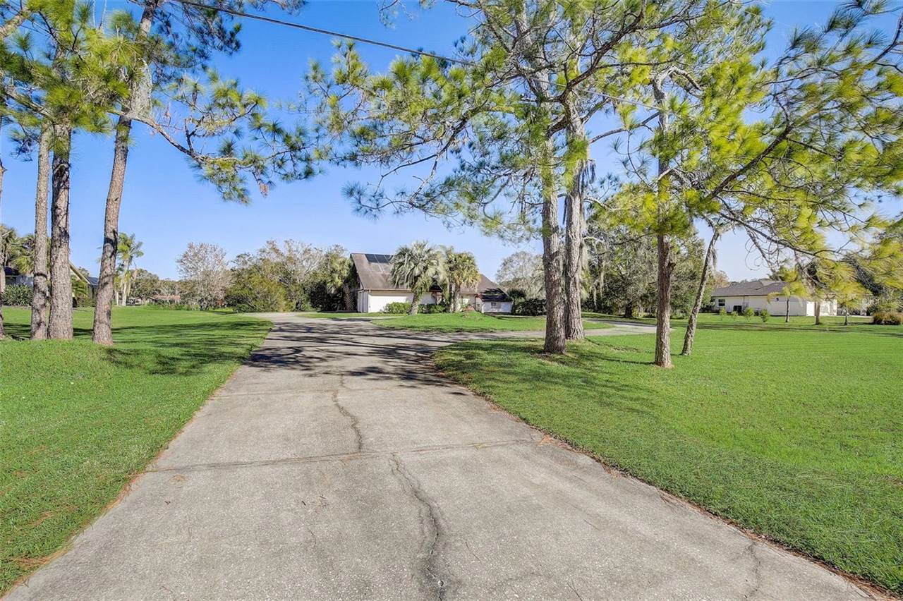 25253 Oaks Boulevard, Land O Lakes, FL 34639