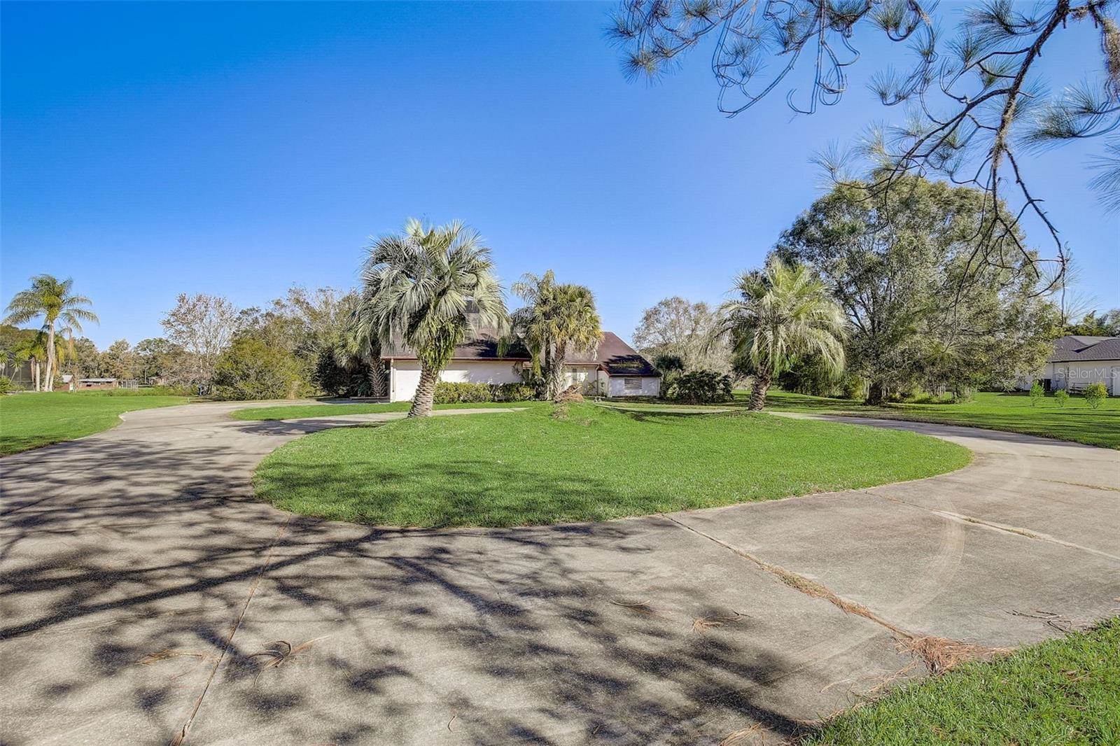 25253 Oaks Boulevard, Land O Lakes, FL 34639