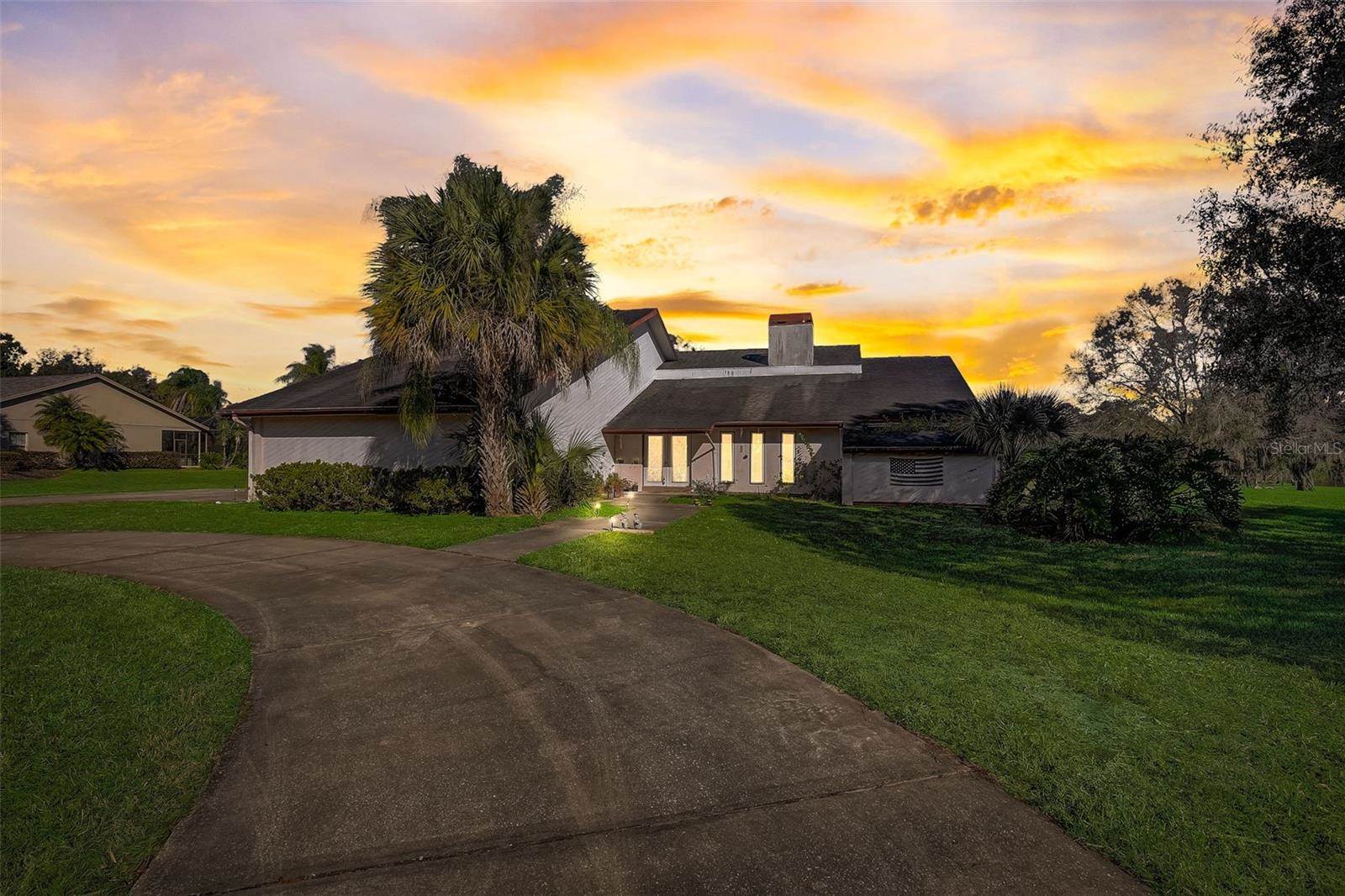 25253 Oaks Boulevard, Land O Lakes, FL 34639