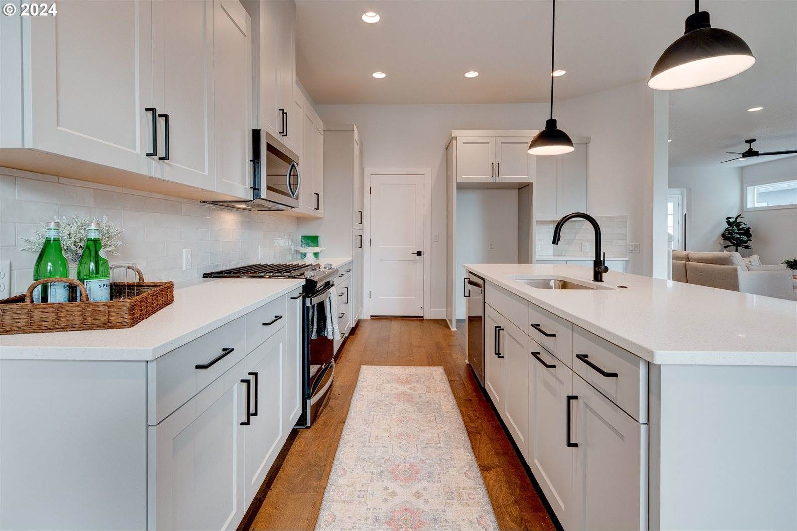 21520 NW Kenai Ct, Portland, OR 97229