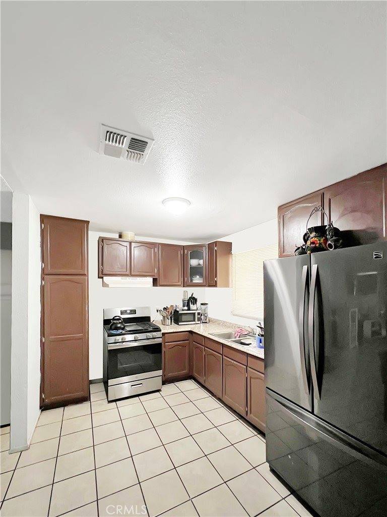 16413 Forrest Avenue, Victorville, CA 92395