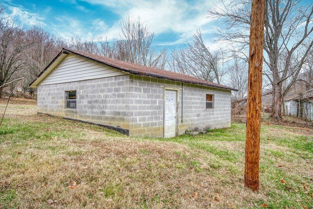 123 J K Lane, Sparta, TN 38583