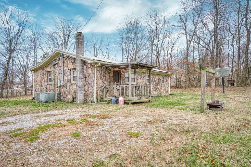 123 J K Lane, Sparta, TN 38583