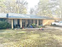 5726 Medallion Drive, Jackson, MS 39211