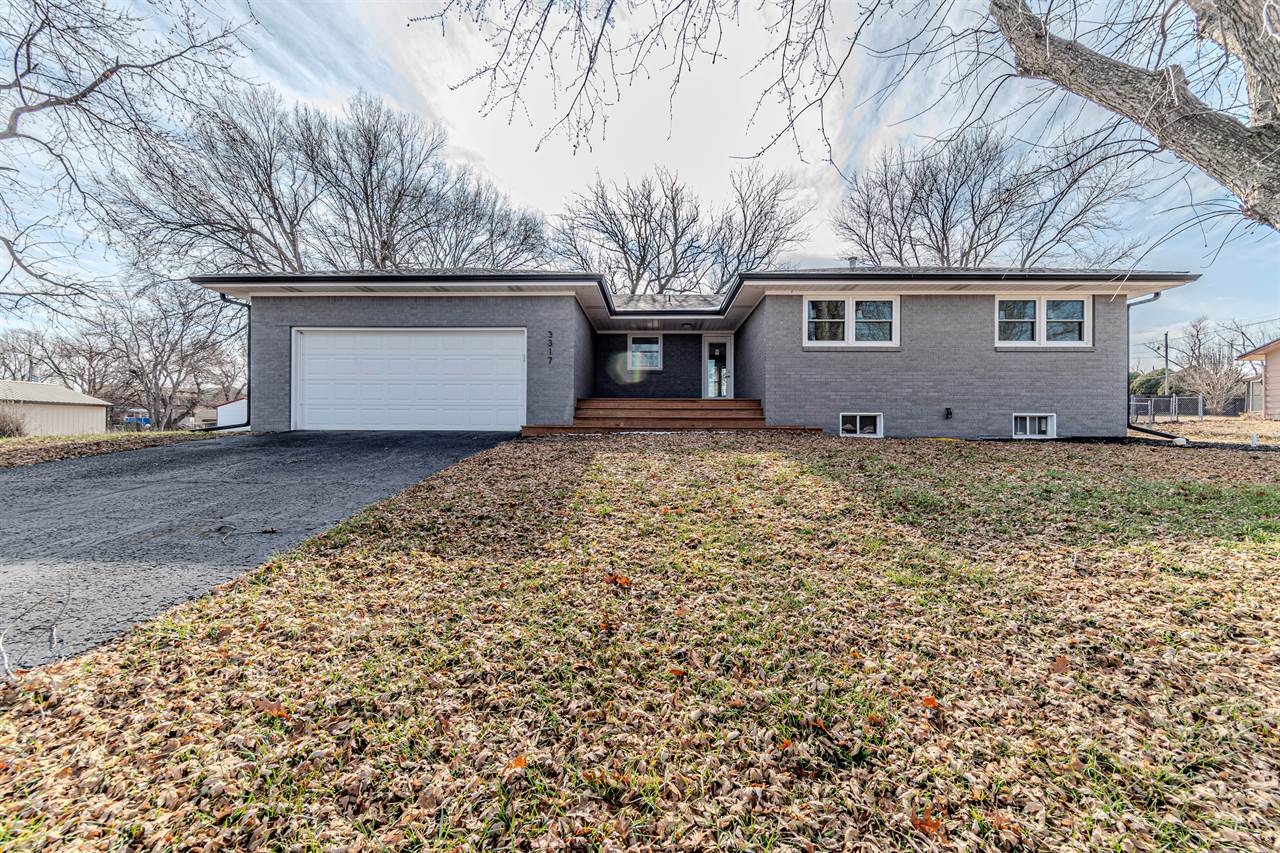 3317 Rolling Hills Drive, Milford, KS 66514