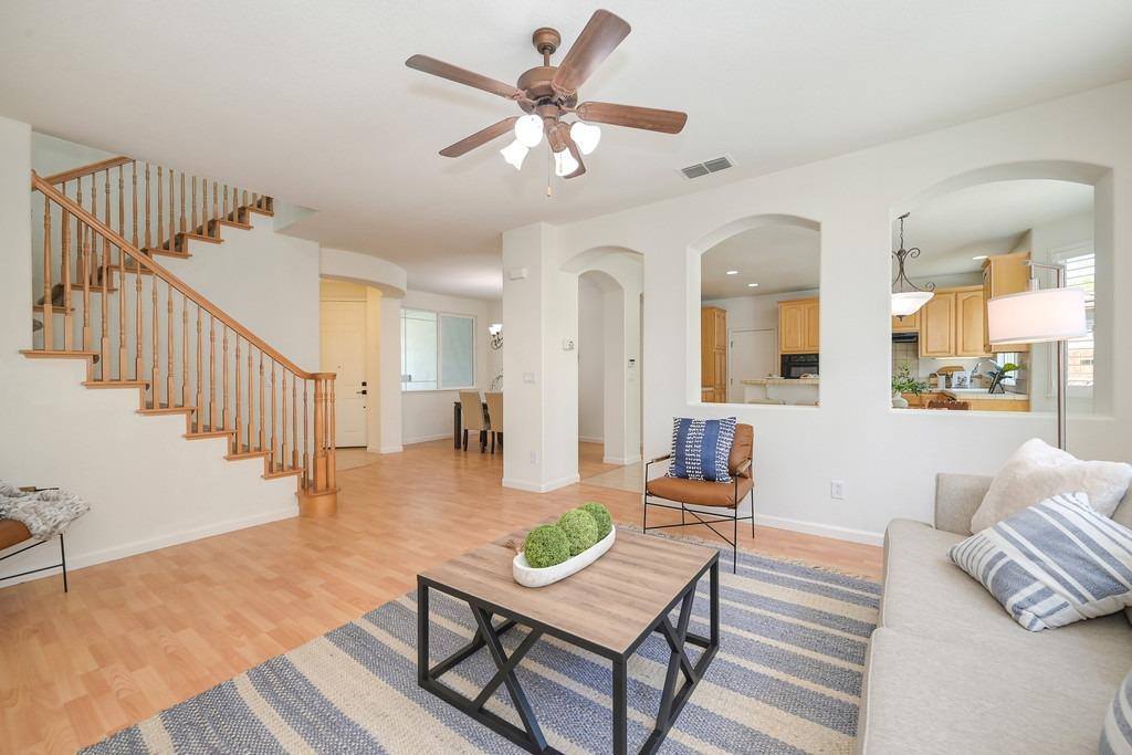 2216 Ursula Way, Roseville, CA 95661